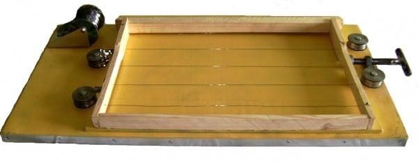 Приспособление для оснащения пчеловодных рамок проволокой 1616 фото